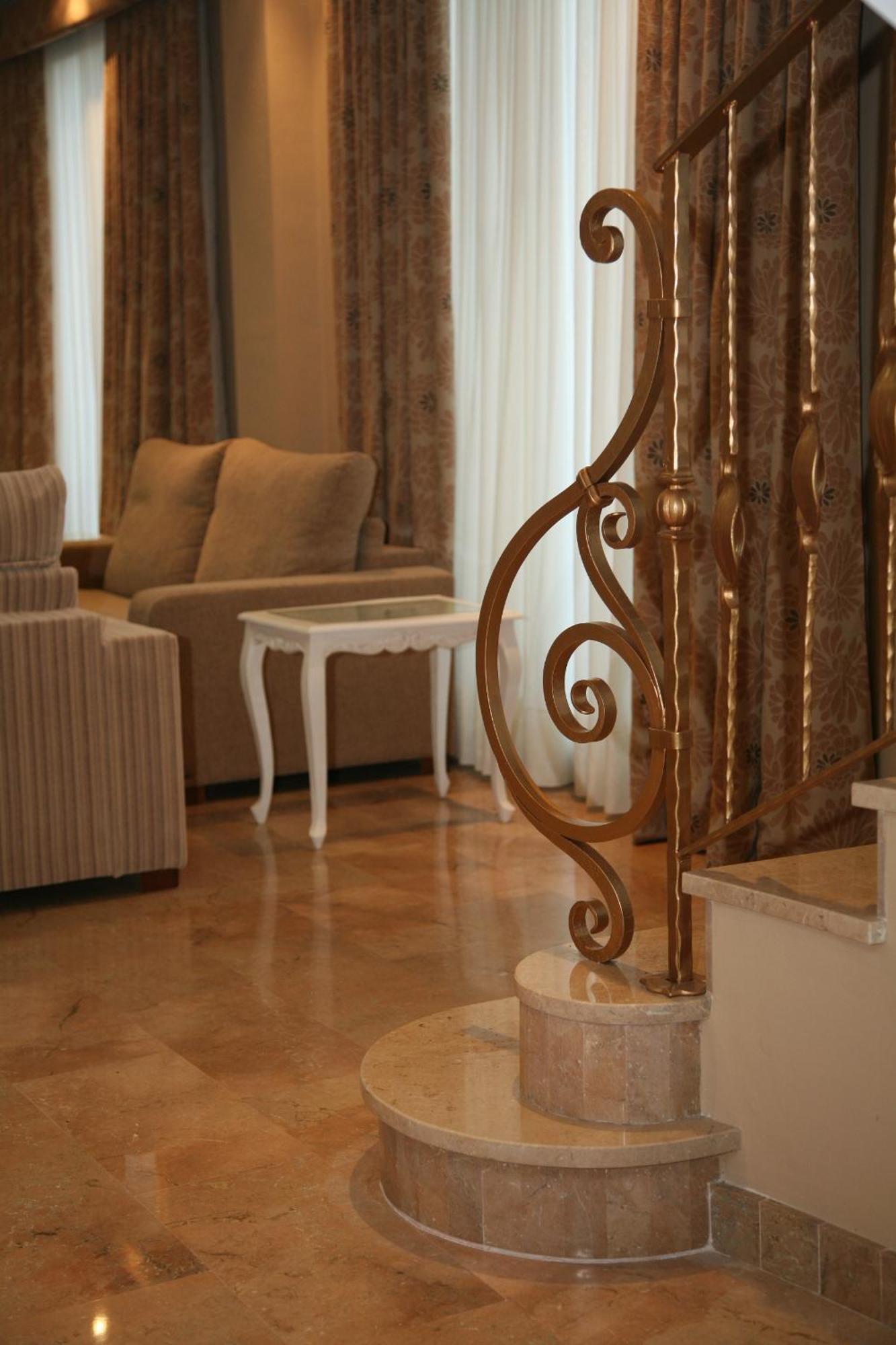Torre Del Oro Hotel